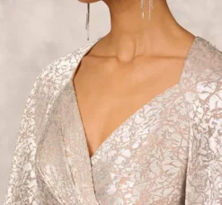 Adrianna Papell Wedding Guest Dresses|Formal Dresses*Pleated Foiled Long Column Dress With Slit And Flutter Sleeves In Silver Gold